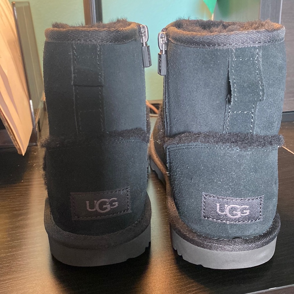 Ugg: Classic Mini Boot